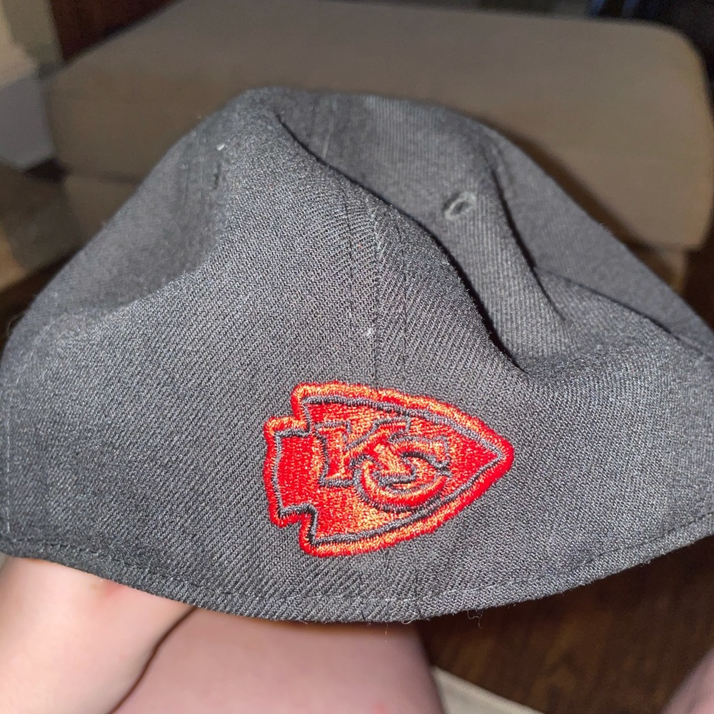 chiefs hat - Picture 2 of 3